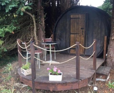 Charming 2-Bed Cabin In Domfront-En-Poiraie Perrou Exterior photo